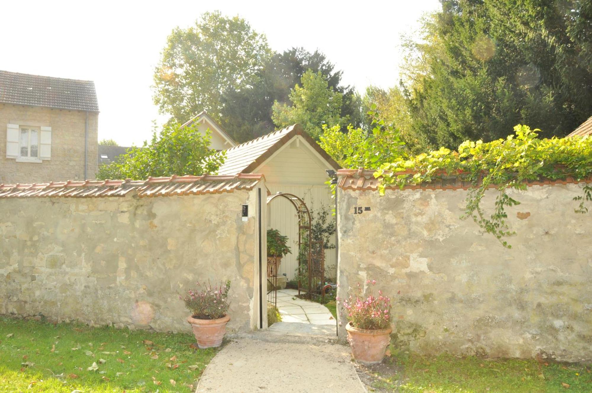 Nouveau Au Coeur De L'Isle Adam - Le Clos De L'Isle Bed & Breakfast Eksteriør bilde